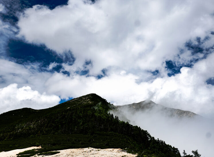 夏の常念山脈縦走登山