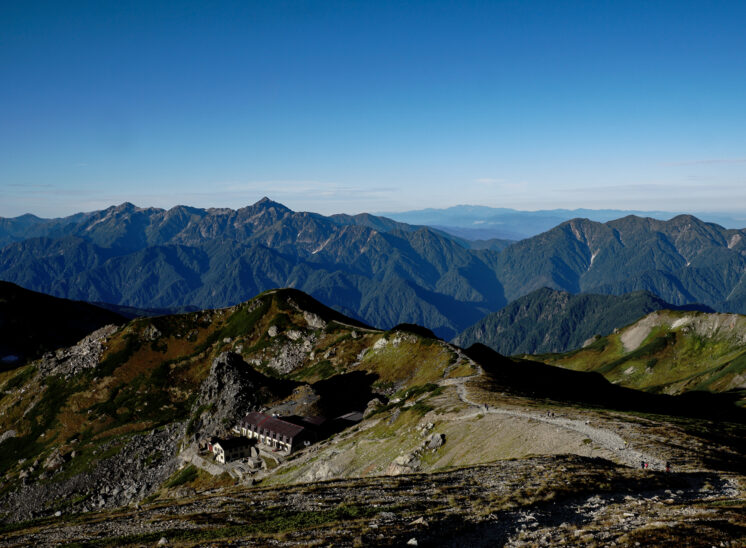 白馬岳の縦走登山 大雪渓から白馬大池へ