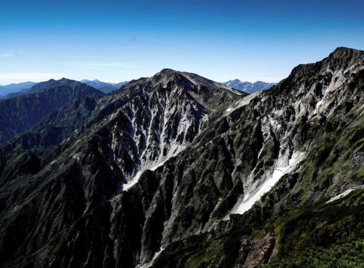 白馬岳の縦走登山 大雪渓から白馬大池へ